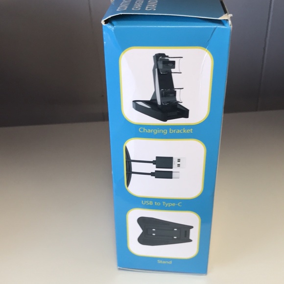 two controllers charging satand for PlayStation - Picture 3 of 4